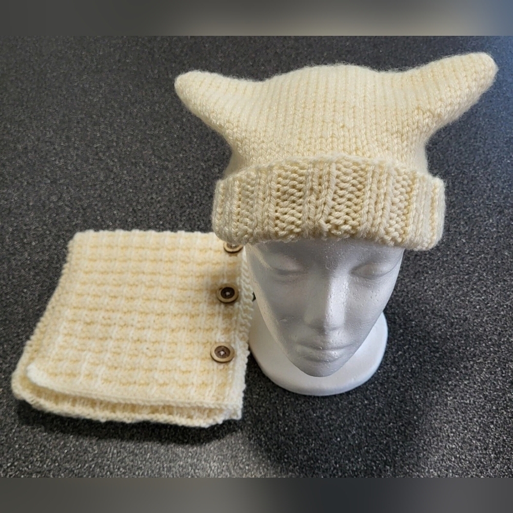 Cat Ear Beanie & Neck Warmer Set Winter Warm Ski Cap Hand Made Beige